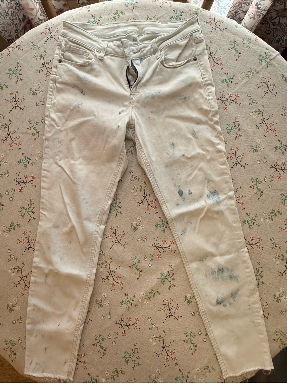 Old Navy White Skinny Jeans with Blue Paint Acid Wash Accents